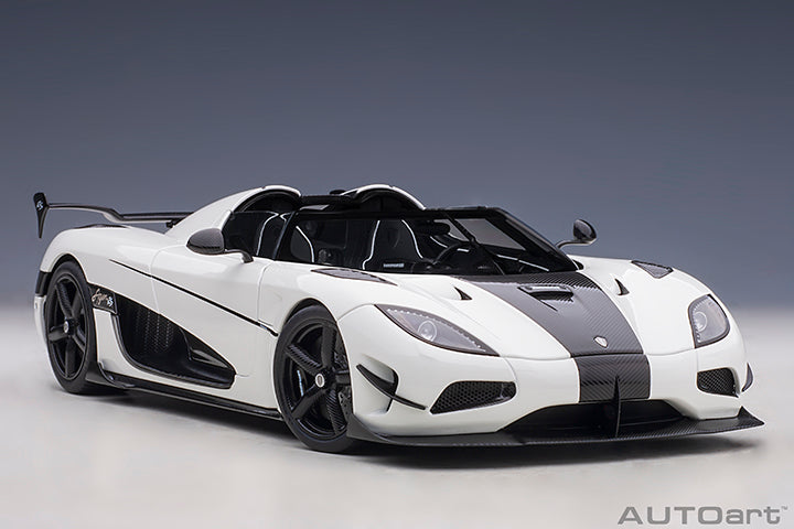 KOENIGSEGG AGERA RS (WHITE/CARBON BLACK/BLACK 1:18 SCALE - AUTOART