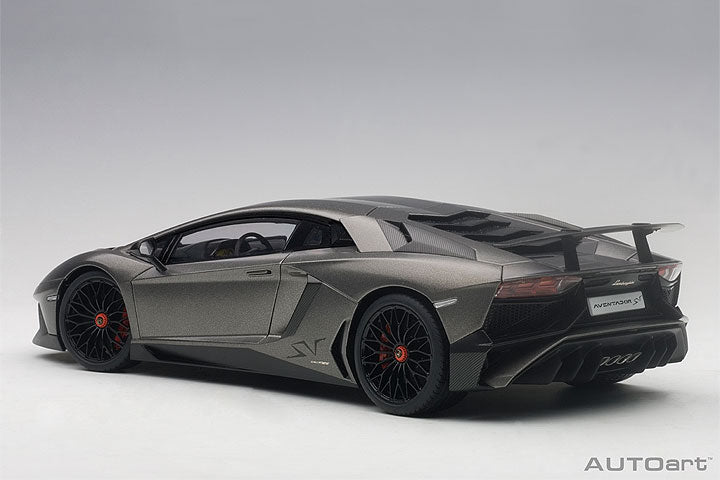 LAMBORGHINI AVENTADOR LP750-4 SV (GRIGIO TITANS/MATT GREY) 1:18 - AUTOART