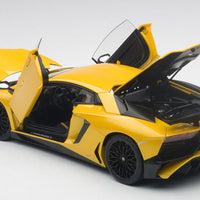 LAMBORGHINI AVENTADOR LP750-4 SV (NEW GIALLO ORION/METALLIC YELLOW) 1:18 - AUTOART