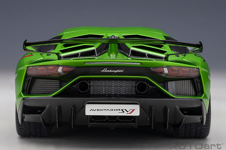 LAMBORGHINI AVENTADOR SVJ (VERDE ALCEO/MATT GREEN) 1:18 AUTOART