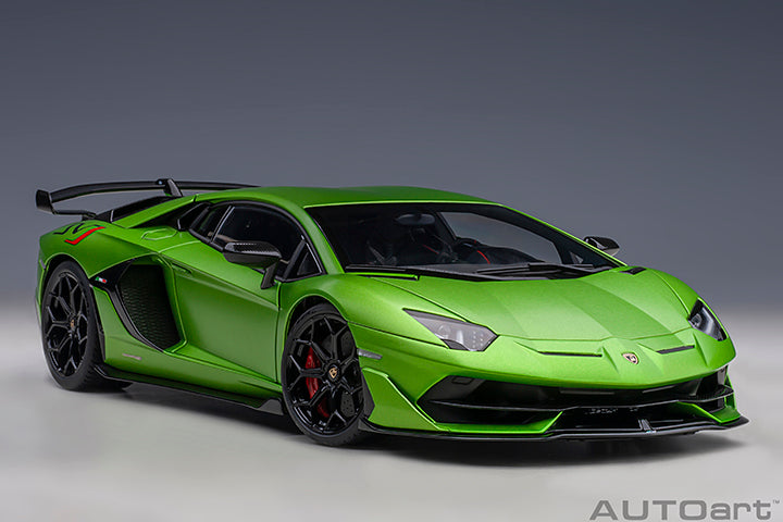 LAMBORGHINI AVENTADOR SVJ (VERDE ALCEO/MATT GREEN) 1:18 AUTOART