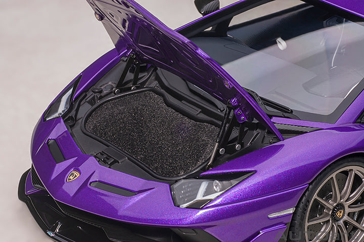 LAMBORGHINI AVENTADOR SVJ (VIOLA PASIFAE/PEARL PURPLE) 1:18 - AUTOART