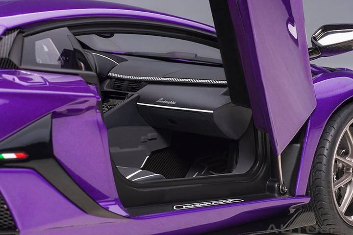 LAMBORGHINI AVENTADOR SVJ (VIOLA PASIFAE/PEARL PURPLE) 1:18 - AUTOART