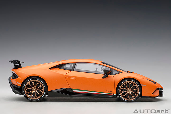 LAMBORGHINI HURACAN PERFORMANTE (ARANCIO ANTHAEUS/MATT ORANGE) 1:18 AUTOART