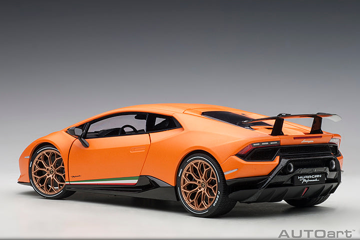 LAMBORGHINI HURACAN PERFORMANTE (ARANCIO ANTHAEUS/MATT ORANGE) 1:18 AUTOART