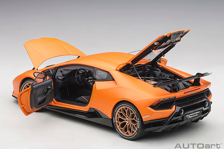 LAMBORGHINI HURACAN PERFORMANTE (ARANCIO ANTHAEUS/MATT ORANGE) 1:18 AUTOART