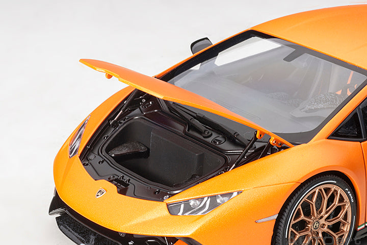 LAMBORGHINI HURACAN PERFORMANTE (ARANCIO ANTHAEUS/MATT ORANGE) 1:18 AUTOART