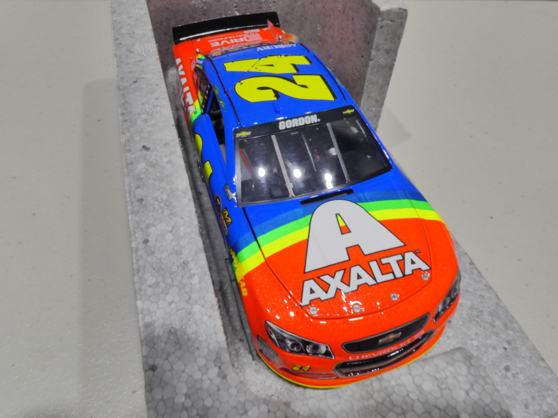 JEFF GORDON 2015 AXALTA RAINBOW WARRIOR 1:24 ELITE DIECAST MODEL