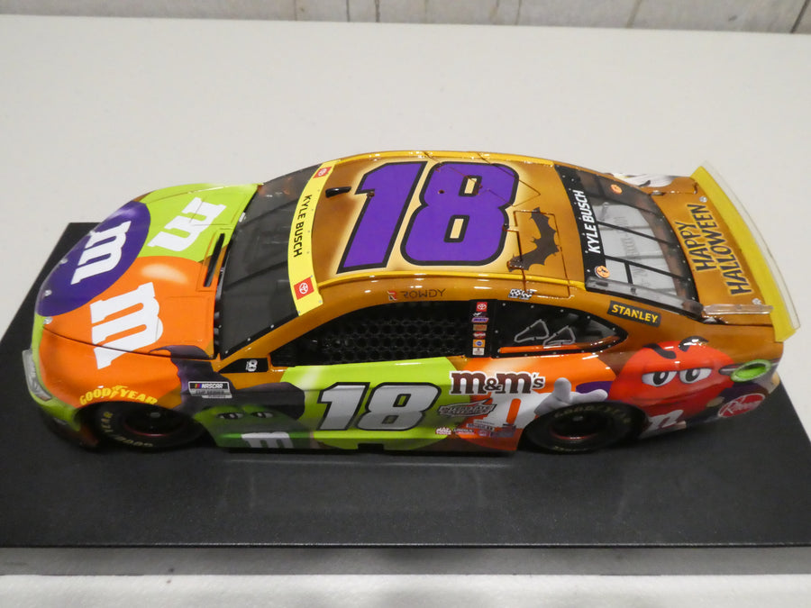 Kyle Busch 2021 M&M's Halloween 1:24 Elite Nascar Diecast