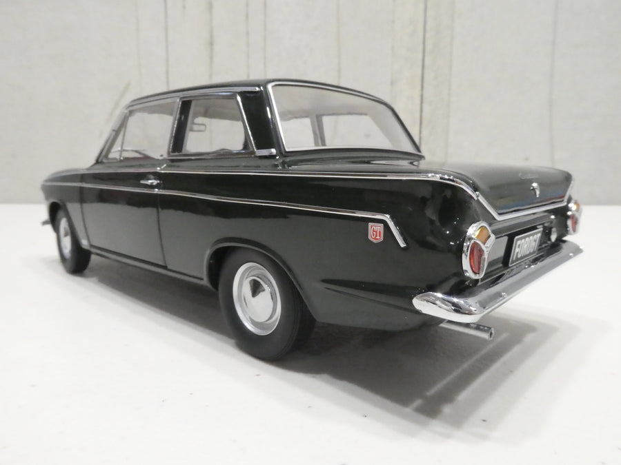 Ford Cortina GT Goodwood Green - 1:18 Diecast Model