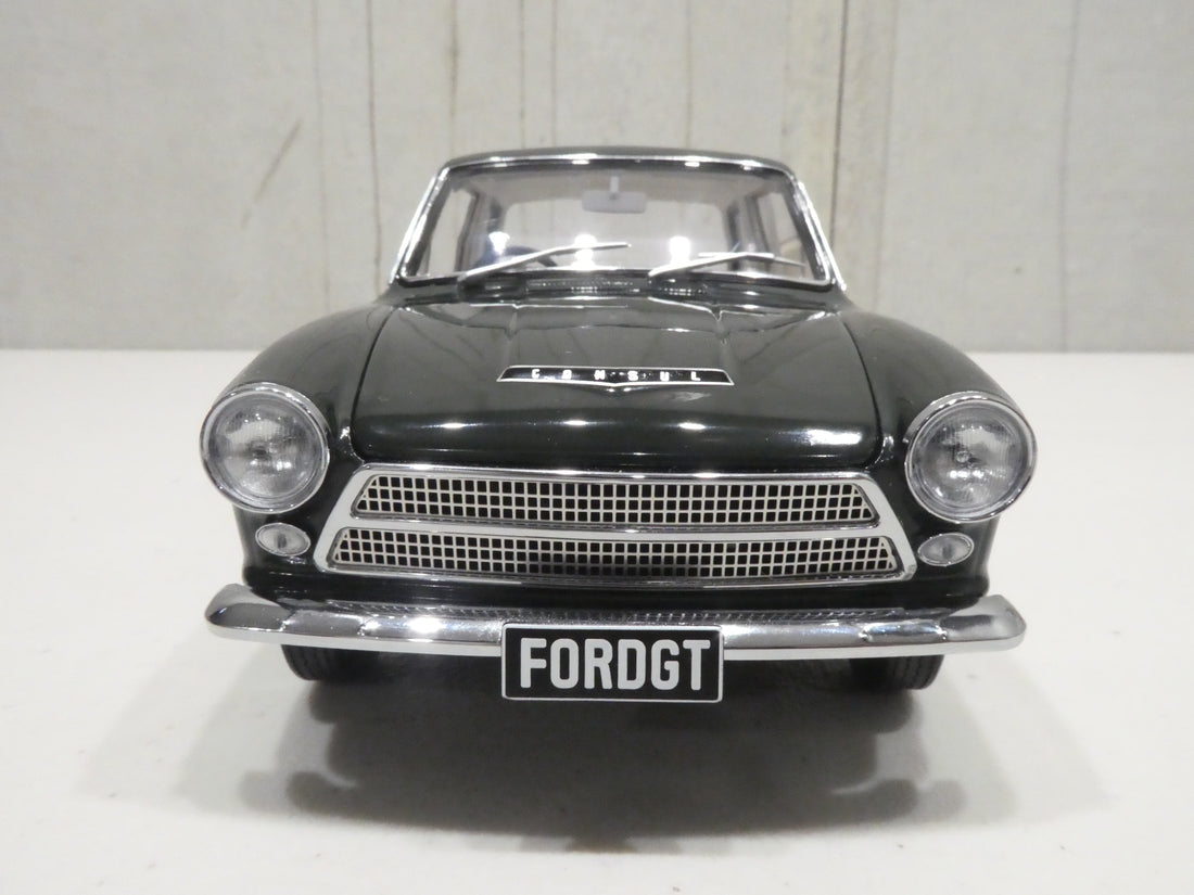 Ford Cortina GT Goodwood Green - 1:18 Diecast Model