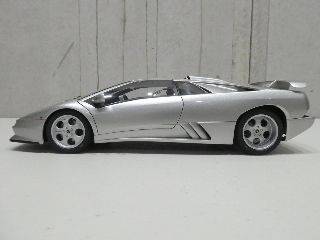 LAMBORGHINI DIABLO SE30 JOTA (TITANIO/METALLIC SILVER) 1:18 SCALE - AUTOARRT