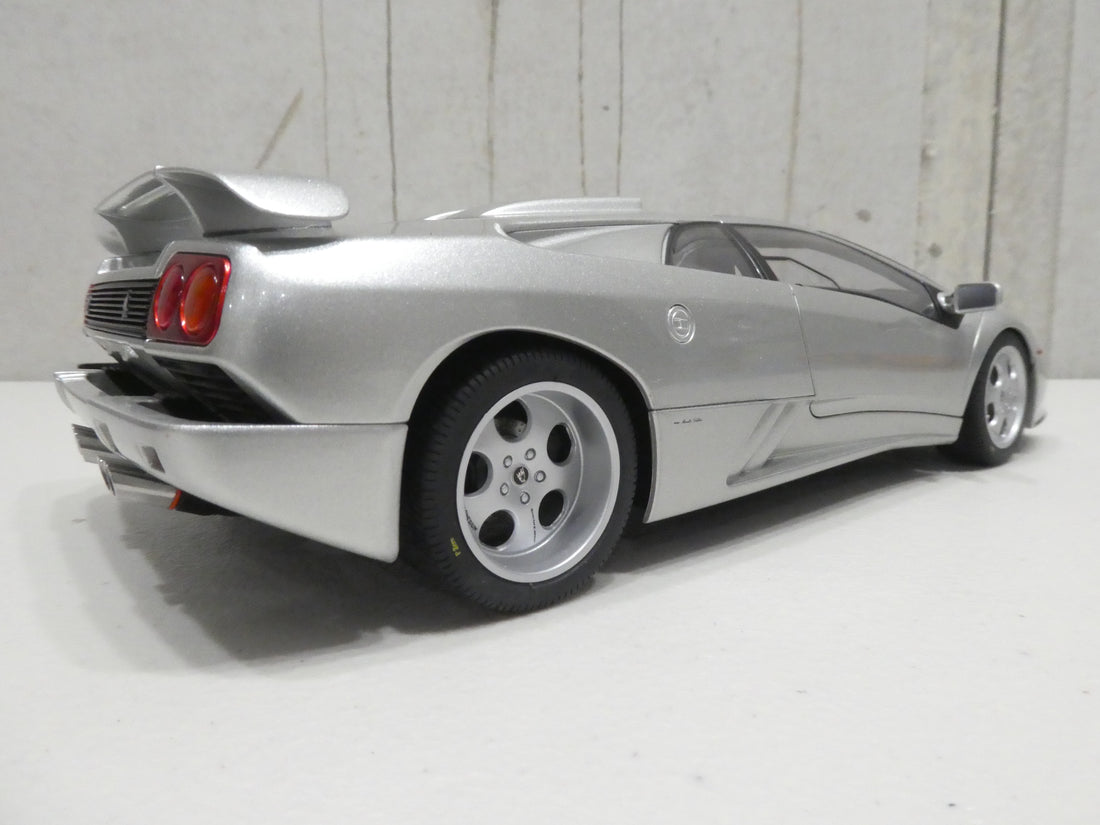 LAMBORGHINI DIABLO SE30 JOTA (TITANIO/METALLIC SILVER) 1:18 SCALE - AUTOARRT